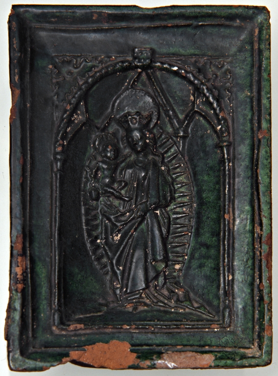 Formella da stufa con Madonna Assunta