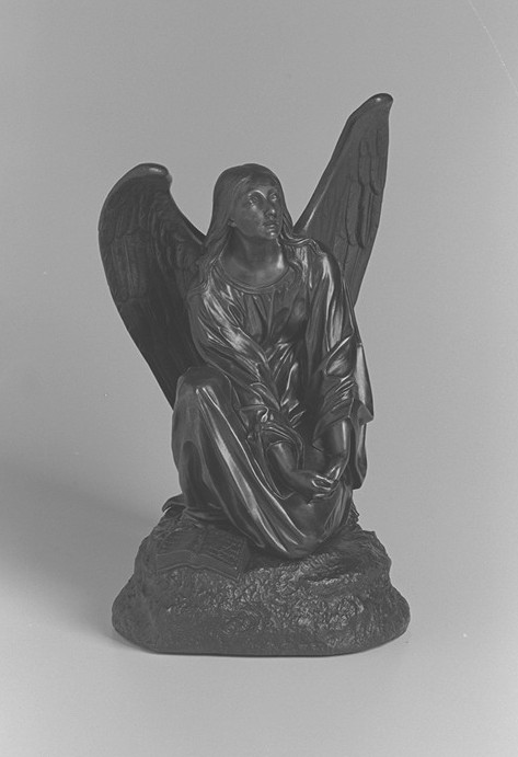 Scultura in bronzo con angelo