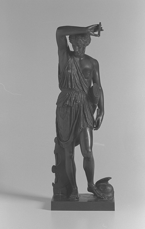 Statua in bronzo con amazzone