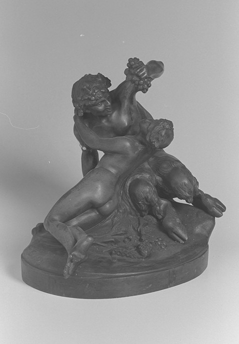 Statua in bronzo con ninfa e satiro