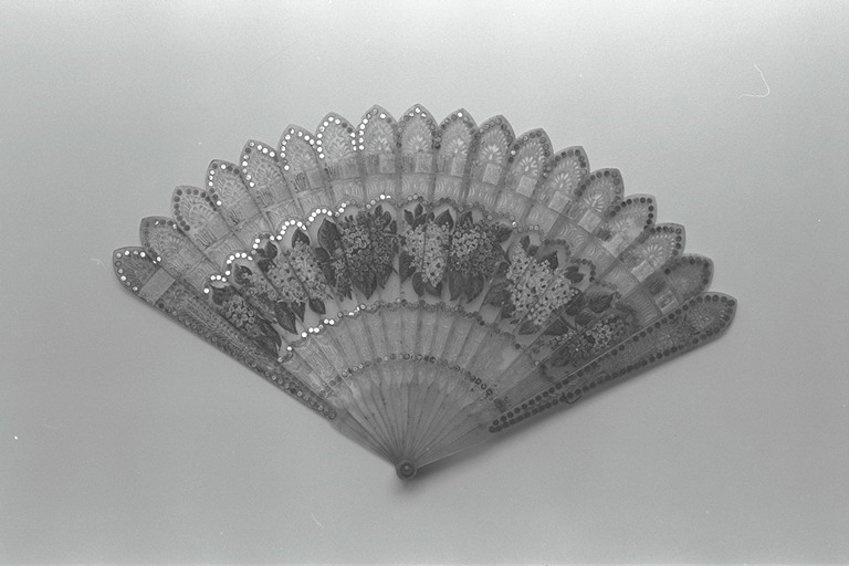 Ventaglio con motivi floreali