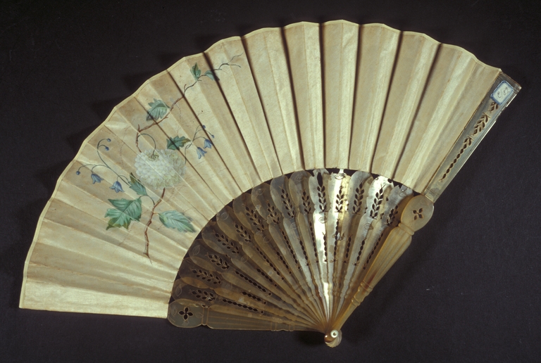 Ventaglio con motivi floreali