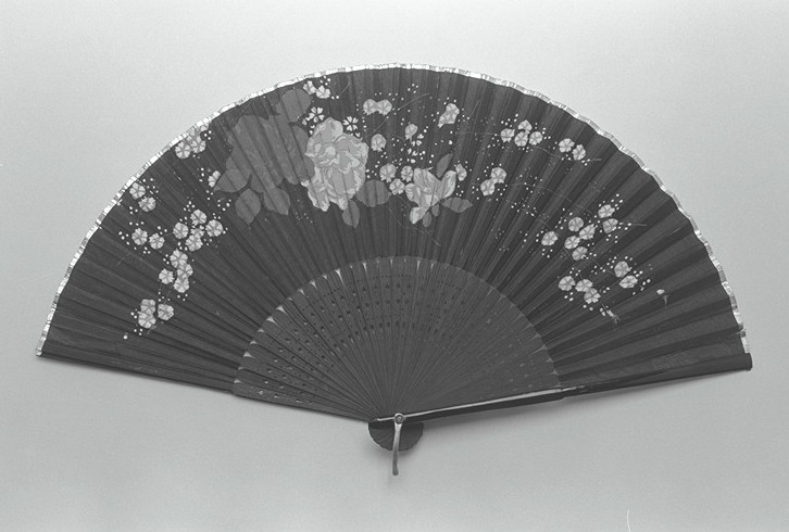 Ventaglio con motivi floreali